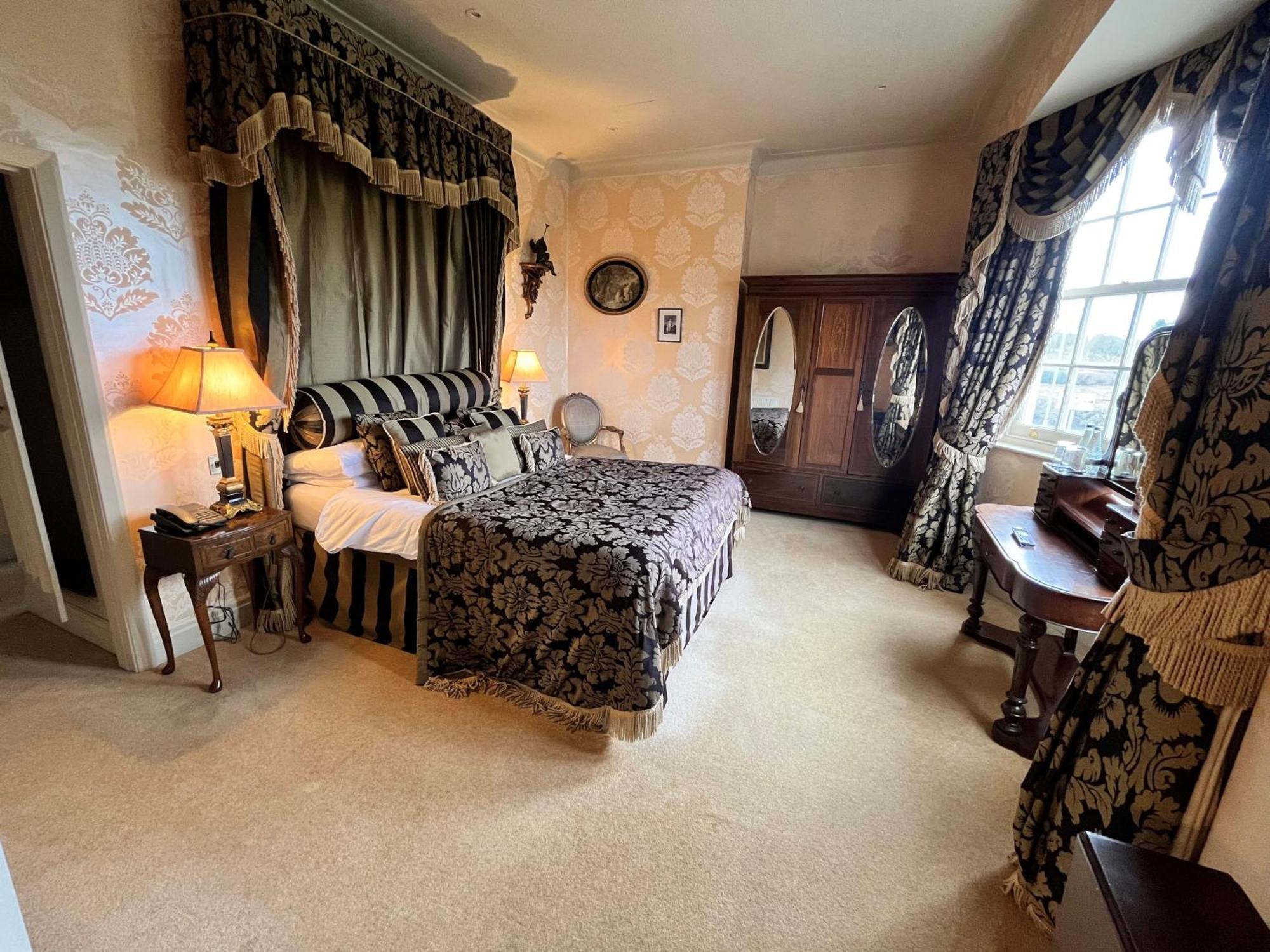 Ye Olde Bell Hotel&Spa Retford Exteriör bild
